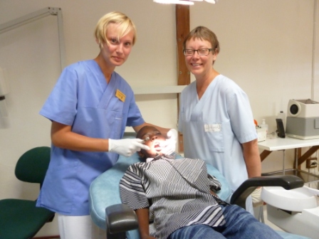 Tandläkare på plats! – Nkingas vänner